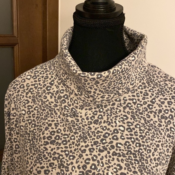 American Eagle Leopard Prin Cowl Neck Sweater with Soft Texture and Long Sleeves - Picture 6 of 6